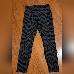 Lululemon Athletica Black and Gray Houndstooth Leggings